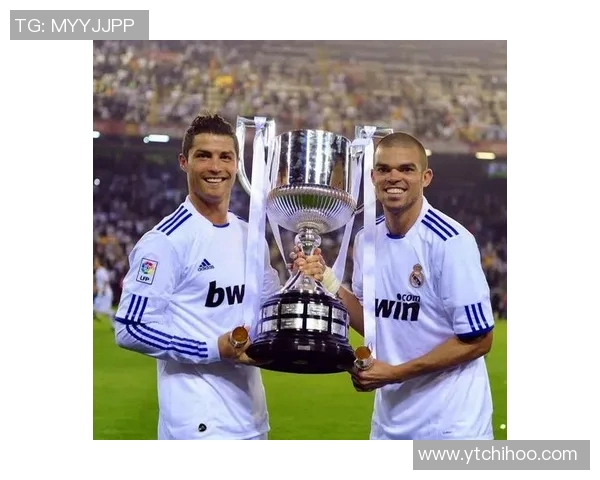 打造独一无二的足球明星画像艺术作品,展现他们的风采与激情 打造独一无二的足球明星画像艺术作品,展现他们的风采与激情